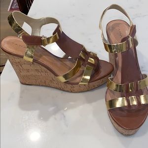 Tahari brown and gold Wedges
